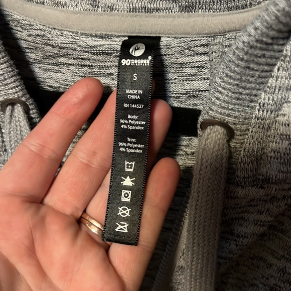 90 degrees sleeveless hooded zip up - Picture 2 of 7